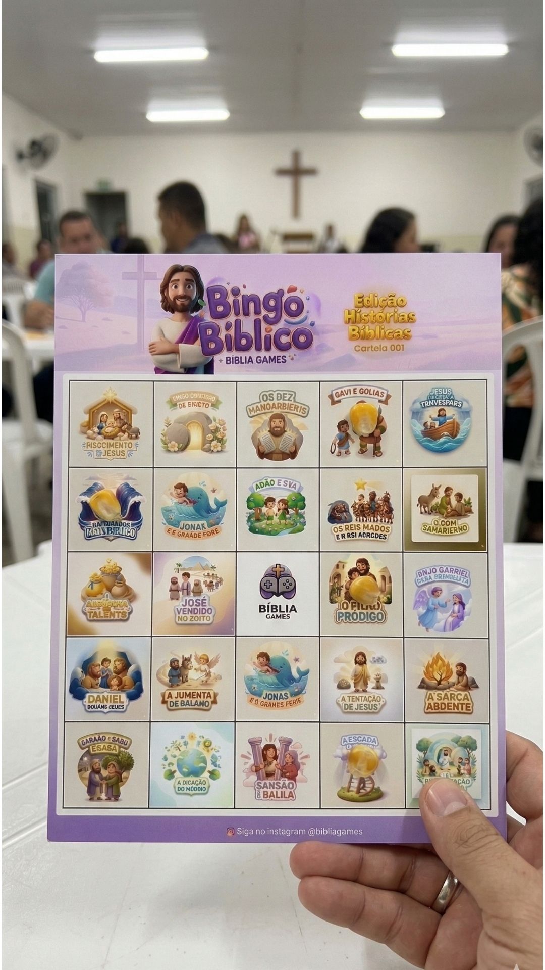 Grupo jogando Bingo Bíblico